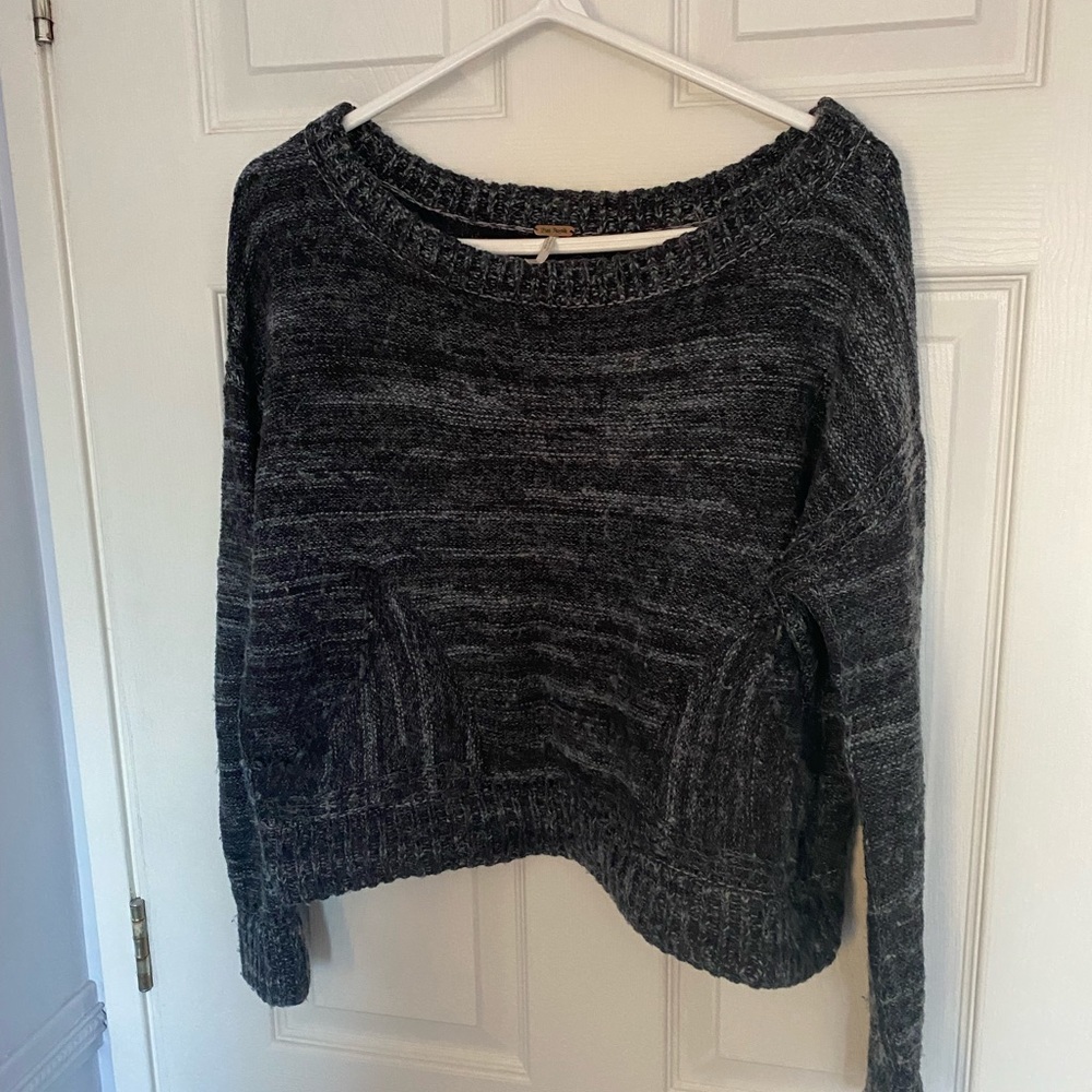 Free People Cropped Sweater, size XS